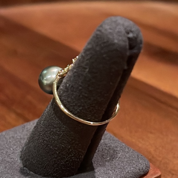 Talia Collins 2 Pearl Ring in Green & Eggplant with three shooting stars ! 6.5 - Picture 6 of 11